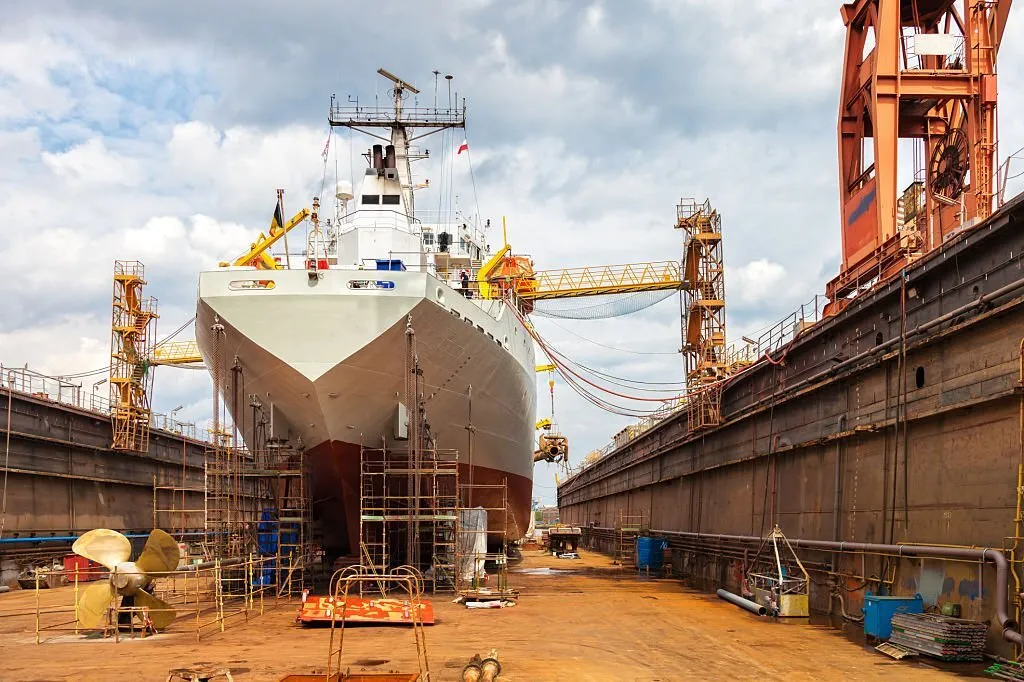 mantenimiento y reparacion de barcos , embarcaciones en astilleros guayaquil - ecuador